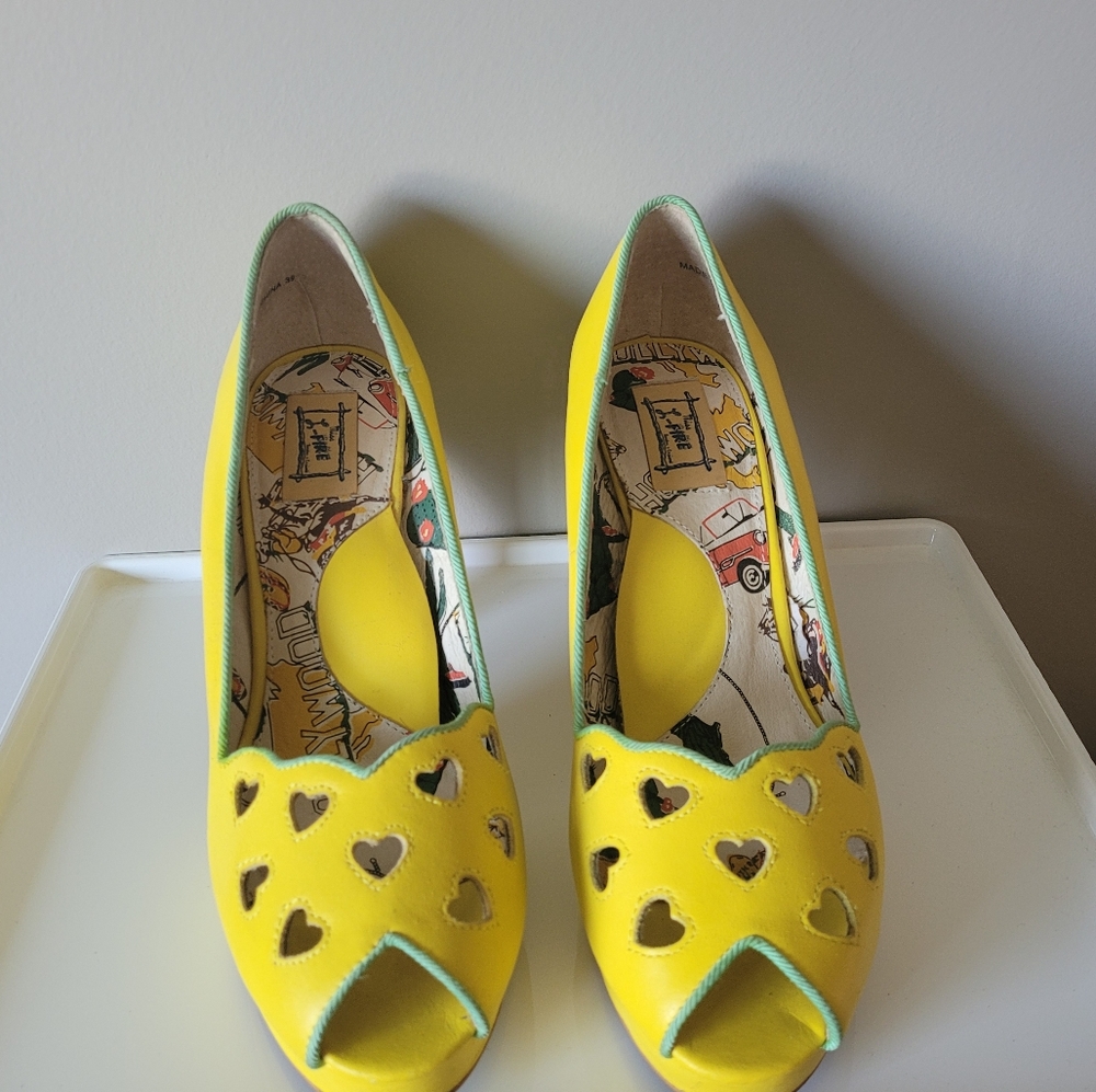 Miss L fire Retro Pin Up Yellow platform heels